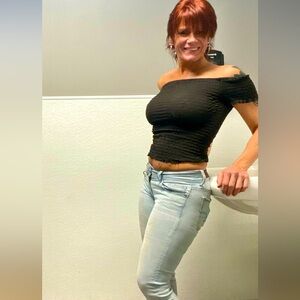 Meet your Posher, Karisha